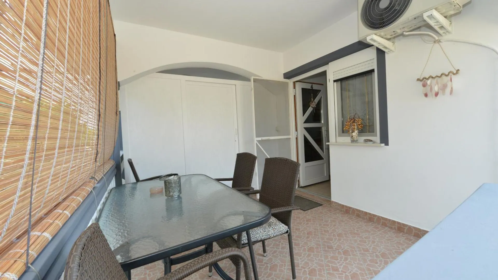 Apartments Sandra Vir