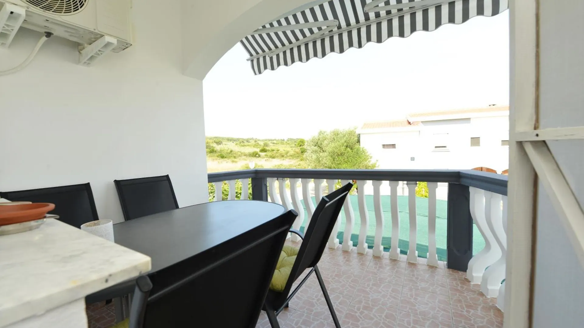 Apartments Sandra Vir