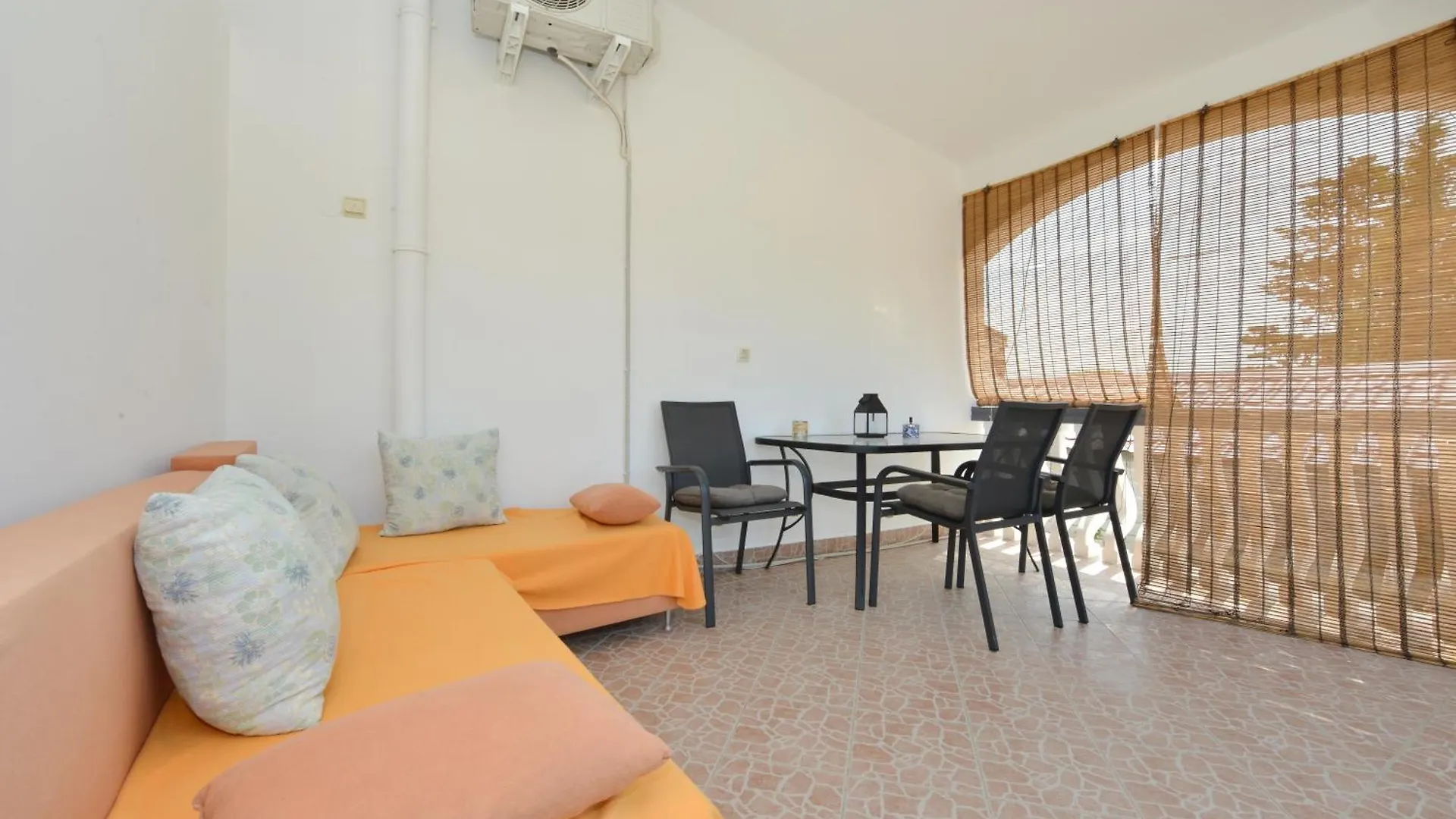 Apartments Sandra Vir